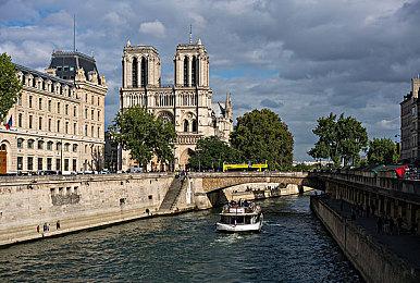 《堡垒之夜音乐节》将加入新曲目 包含盆栽哥的《Can't Feel My Face》等